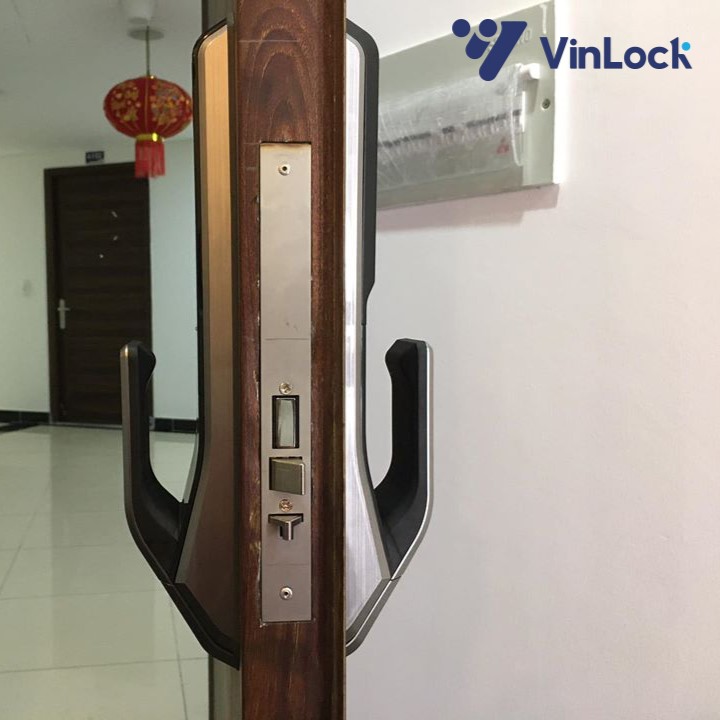 KHÓA CỬA ĐIỆN TỬ SAMSUNG SHS P717 LMG/EN 15 anh thuc te KHOA CUA DIEN TU SAMSUNG SHS P717 LMG EN 3