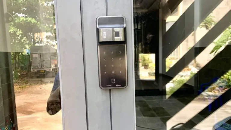 KHÓA VÂN TAY CỬA CỔNG EPIC ES F700G 14 anh thuc te KHOA VAN TAY CUA CONG EPIC ES F700G 3 2