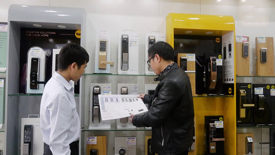 TẠI SAO KHÁCH HÀNG NÊN TRẢI NGHIỆM SẢN PHẨM Ở SHOWROOM VỚI KHÓA DEMO ? 15 khoa-dien-tu-vinlock