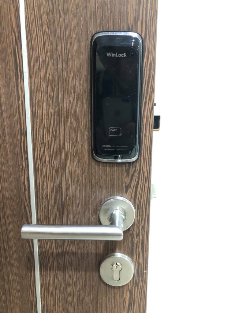 LẮP ĐẶT KHÓA ĐIỆN TỬ WINLOCK ST100 TẠI CHUNG CƯ LEXINGTON, QUẬN 2