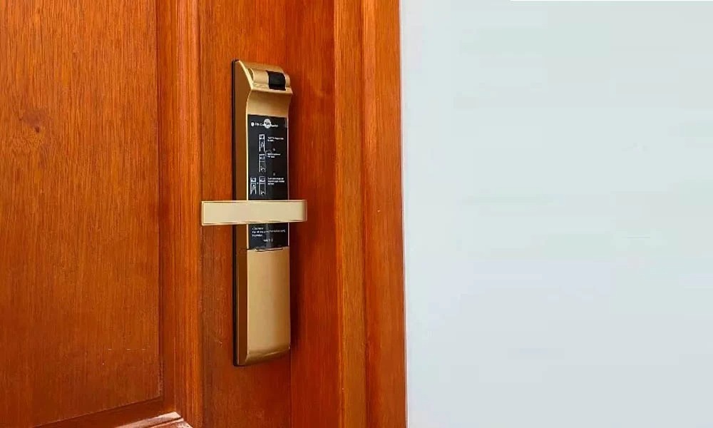 Phân biệt khóa điện tử chính hãng và kém chất lượng: Hướng dẫn chi tiết 7 phân biệt khoá điện tử chính hãng